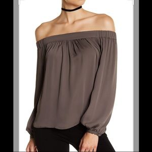 L’academie off the shoulder top